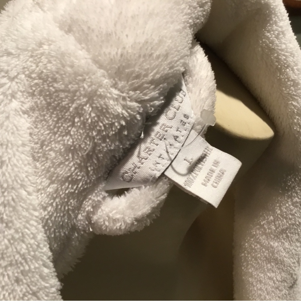 White Large Robe - Picture 4 of 13